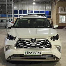 Toyota Highlander 2021