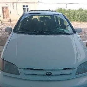 Toyota Sienna 1999