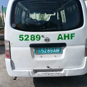 Nissan Urvan 2005