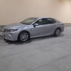 Toyota Camry 2021