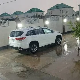 Toyota Highlander 2019