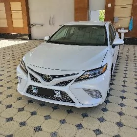 Toyota Camry 2019