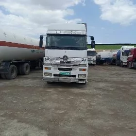 Mercedes-Benz ACTROS 3331 2004