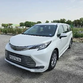 Toyota Sienna 2022
