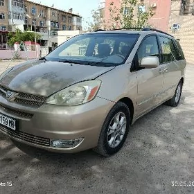 Toyota Sienna 2004