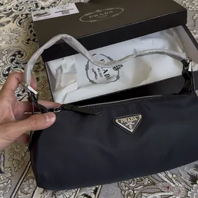 prada sumka