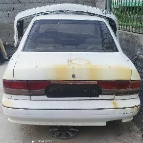 Mitsubishi Sigma 1990