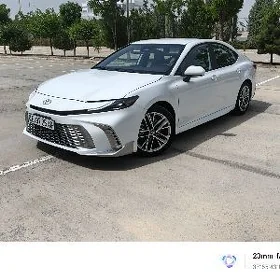 Toyota Camry 2025