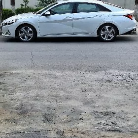 Hyundai Elantra 2021