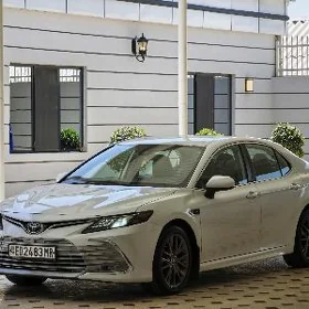 Toyota Camry 2021