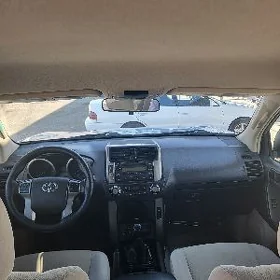 Toyota Land Cruiser Prado 2011