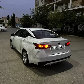 Nissan Versa 2020