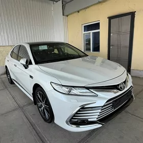 Toyota Camry 2024