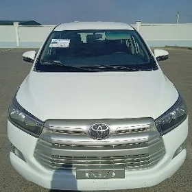 Toyota Innova 2021