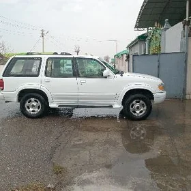 Ford Explorer 2000
