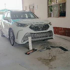 Toyota Highlander 2021