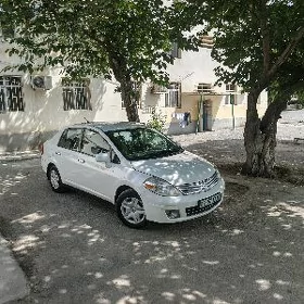 Nissan Versa 2010