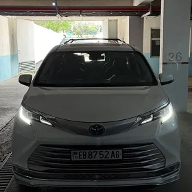Toyota Sienna 2022