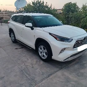 Toyota Highlander 2021