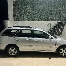 Toyota Avensis 2003