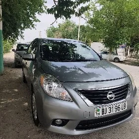 Nissan Versa 2013