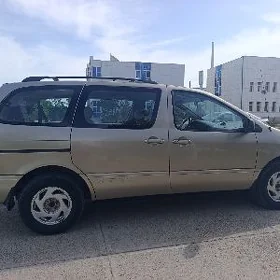 Toyota Sienna 2001