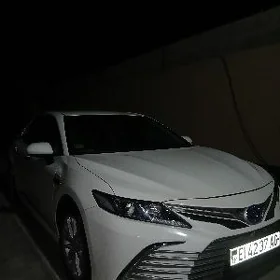 Toyota Camry 2021