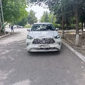 Toyota Highlander 2023