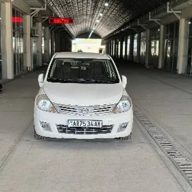 Nissan Versa 2011
