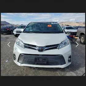 Toyota Sienna 2020