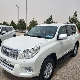 Toyota Land Cruiser Prado 2013