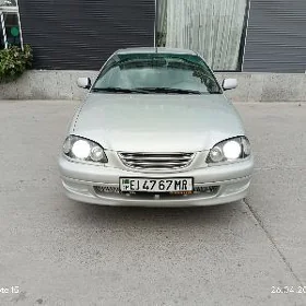 Toyota Avensis 2000