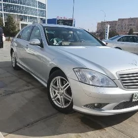Mercedes-Benz S-Class 2005