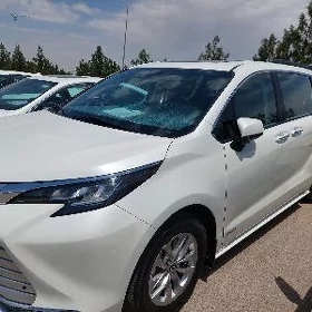 Toyota Sienna 2021