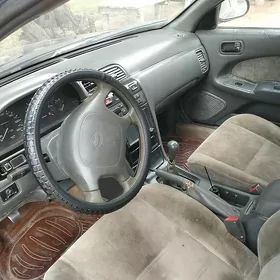 Nissan Altima 1998