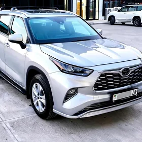 Toyota Highlander 2021