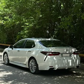 Toyota Camry 2021