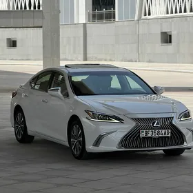 Lexus ES 300h 2022