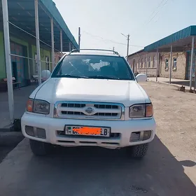 Nissan Pathfinder 1997