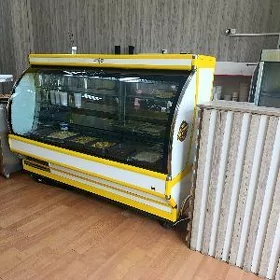 witrina haladelnik tort salat