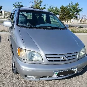 Toyota Sienna 2002
