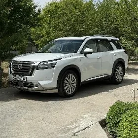 Nissan Pathfinder 2024