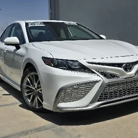 Toyota Camry 2021
