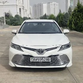 Toyota Camry 2019