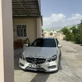 Mercedes-Benz 300E 2015