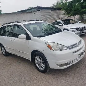 Toyota Sienna 2004