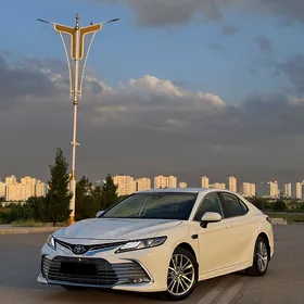 Toyota Camry 2021
