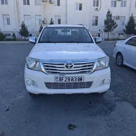 Toyota Hilux 2011