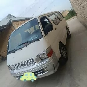 Toyota Hiace 2002