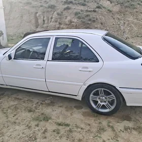 Mercedes-Benz E320 1994